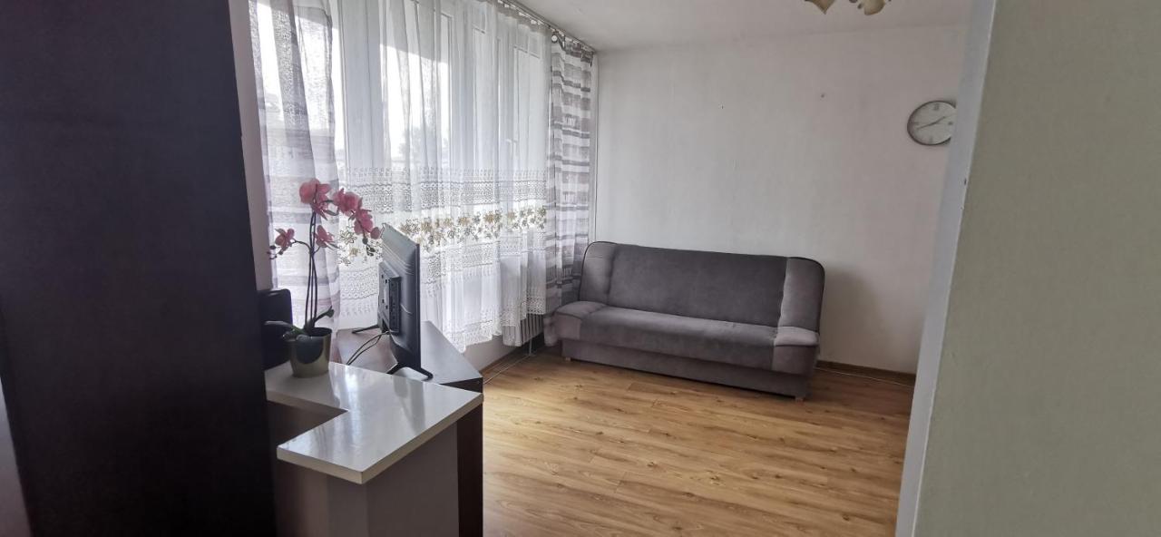 Kawalerka Z Balkonem 27 Appartamento Częstochowa Esterno foto