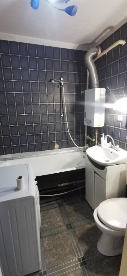 Kawalerka Z Balkonem 27 Appartamento Częstochowa Esterno foto
