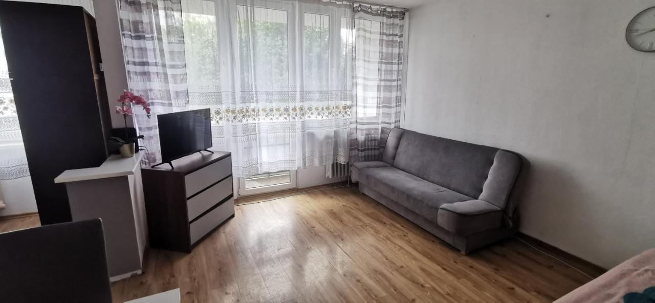 Kawalerka Z Balkonem 27 Appartamento Częstochowa Esterno foto