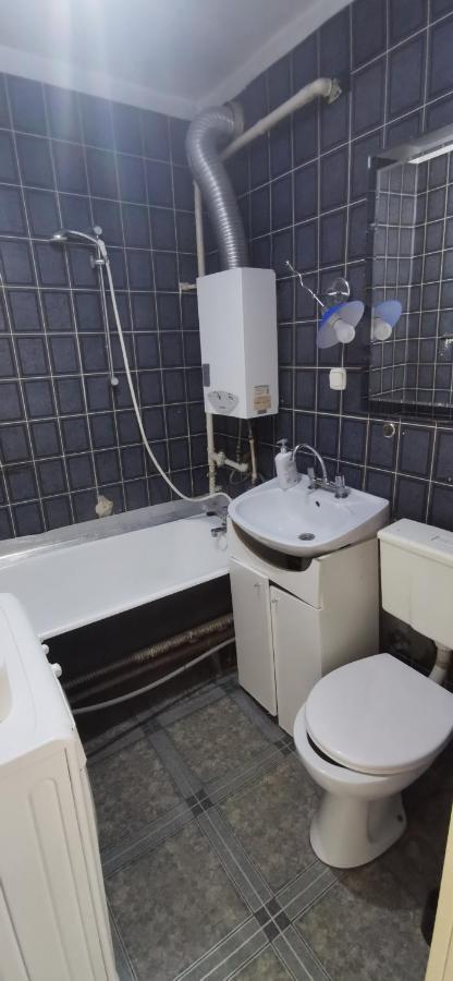 Kawalerka Z Balkonem 27 Appartamento Częstochowa Esterno foto