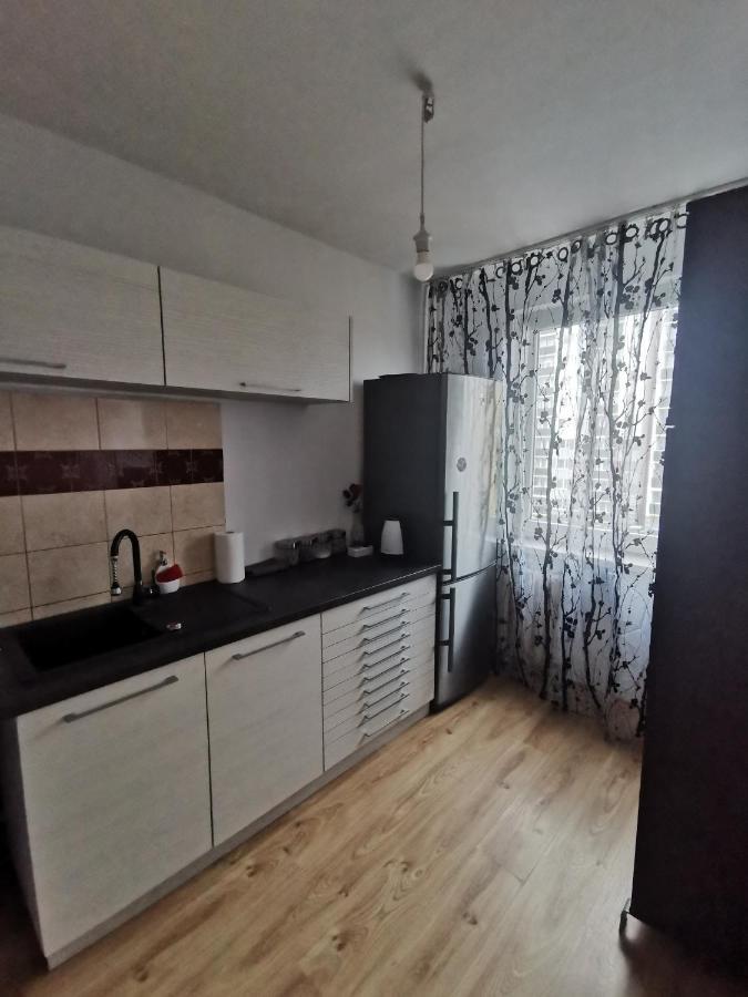 Kawalerka Z Balkonem 27 Appartamento Częstochowa Esterno foto